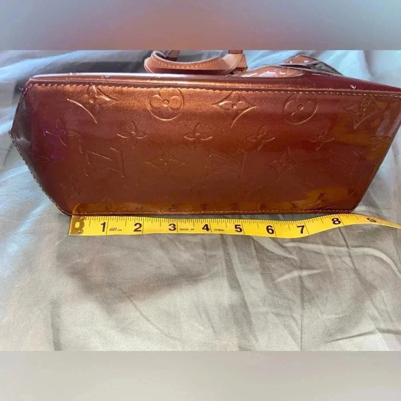 Louis Vuitton Reade Monogram Handbag - Picture 5 of 8